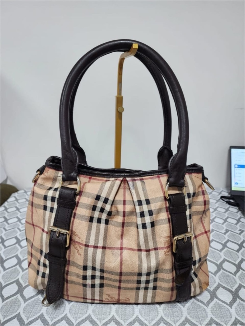 Authentic BURBERRY Haymarket Check Coated Canvas Northfield Bag Beige/Brown